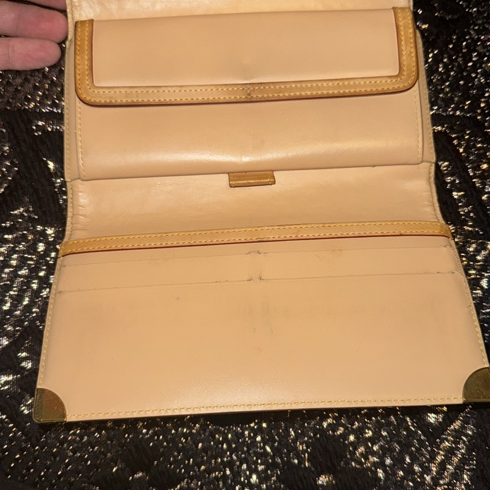 Women’s or Men’s Louis Vuitton MURAKAMI monogram Porte Trevor Wallet! Preloved❤️ - Picture 11 of 17